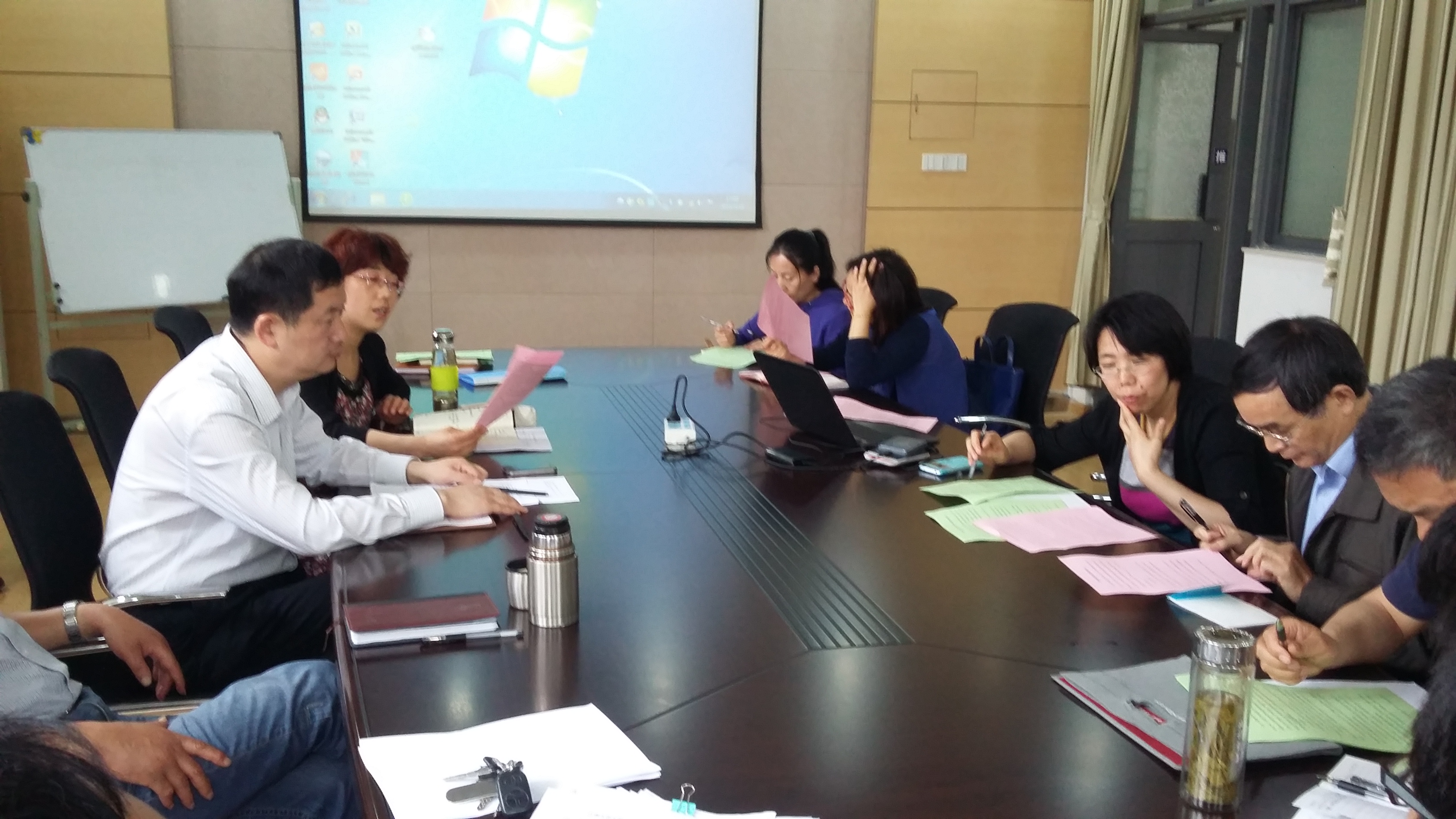 理学院召开中层干部会议部署近期重点工作