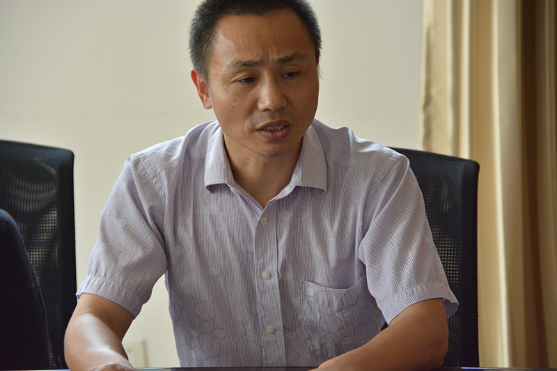 我院举行新党员“七一”入党宣誓仪式