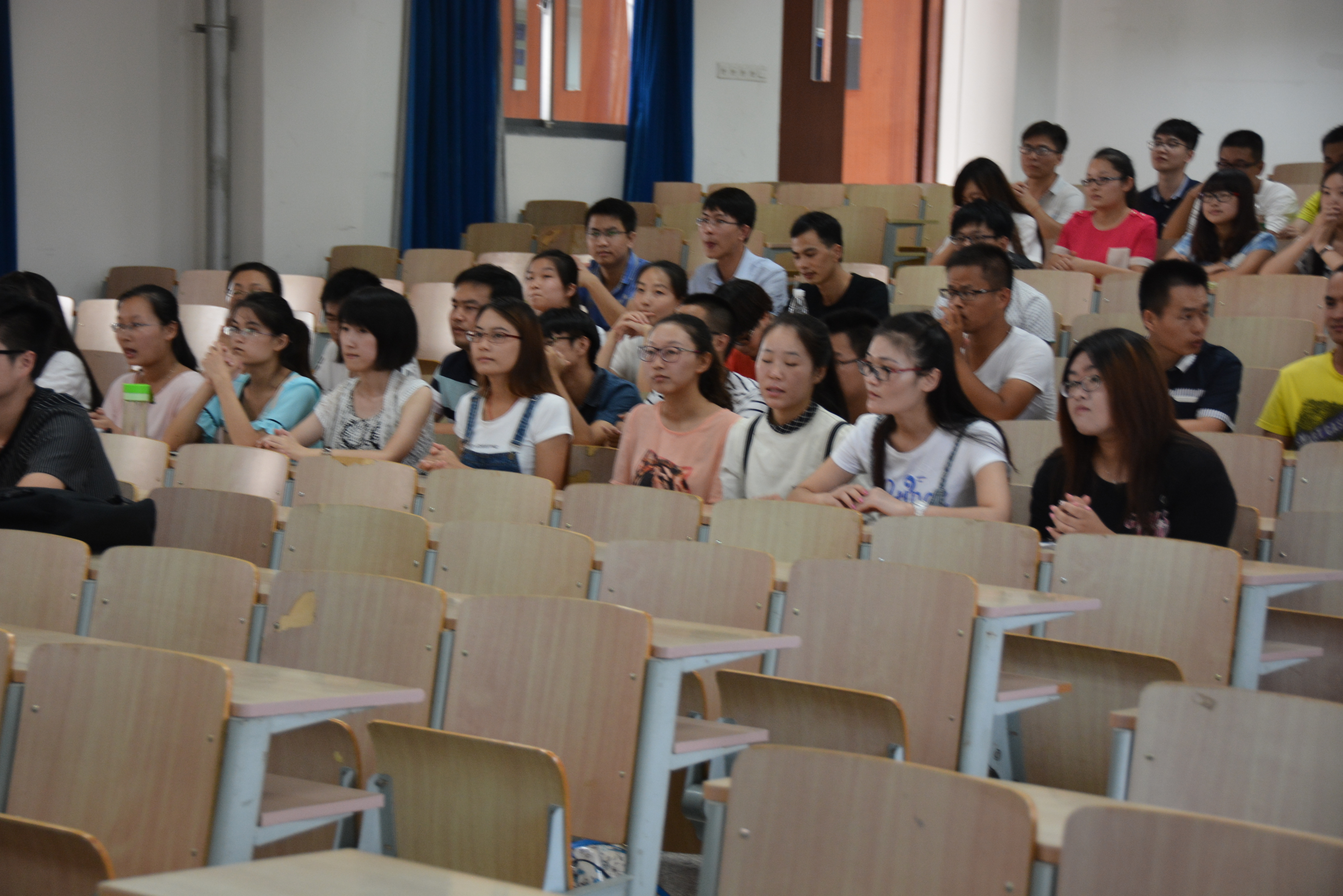 我院举行2015级研究生新生开学典礼