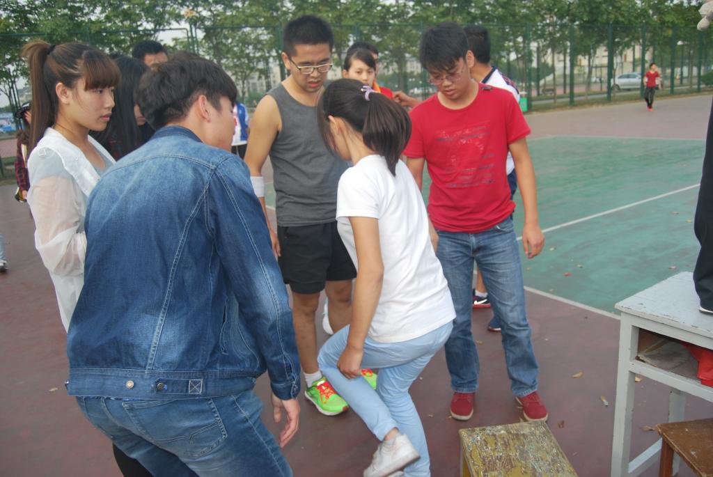 理学院在校排球赛中荣获亚军