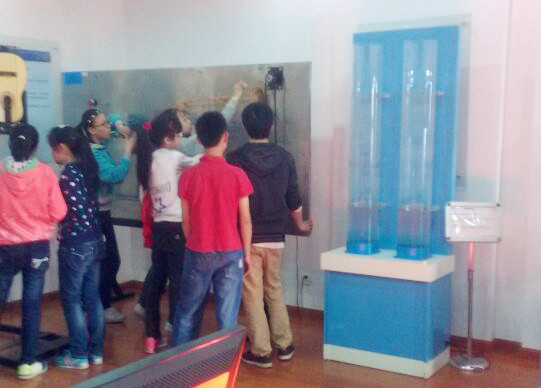 无锡市小学参观我院科学素质拓展中心