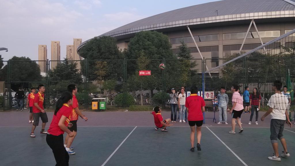 我院喜获排球赛亚军