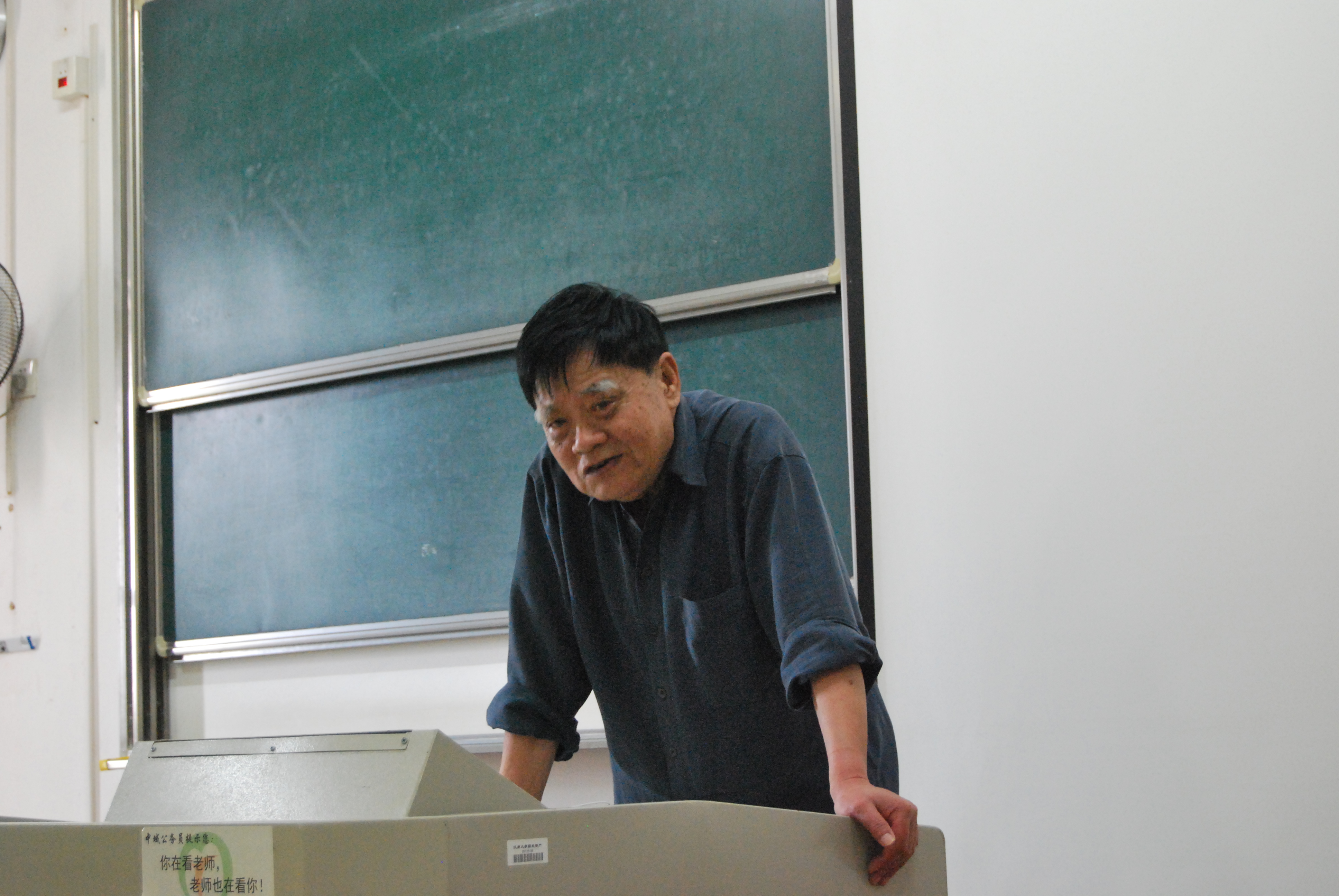 理想照亮前进方向，勤勉铺就成才之路——关工委李宗元老师为我院新生做讲座