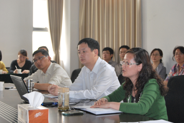 我院召开教师发展座谈会