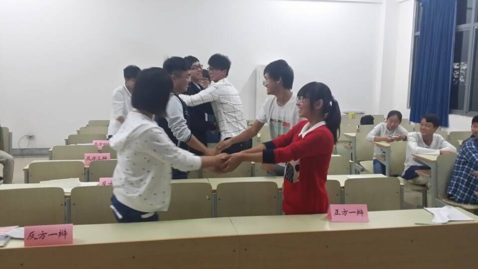 理学院“绿意江南”辩论赛初赛成功举办