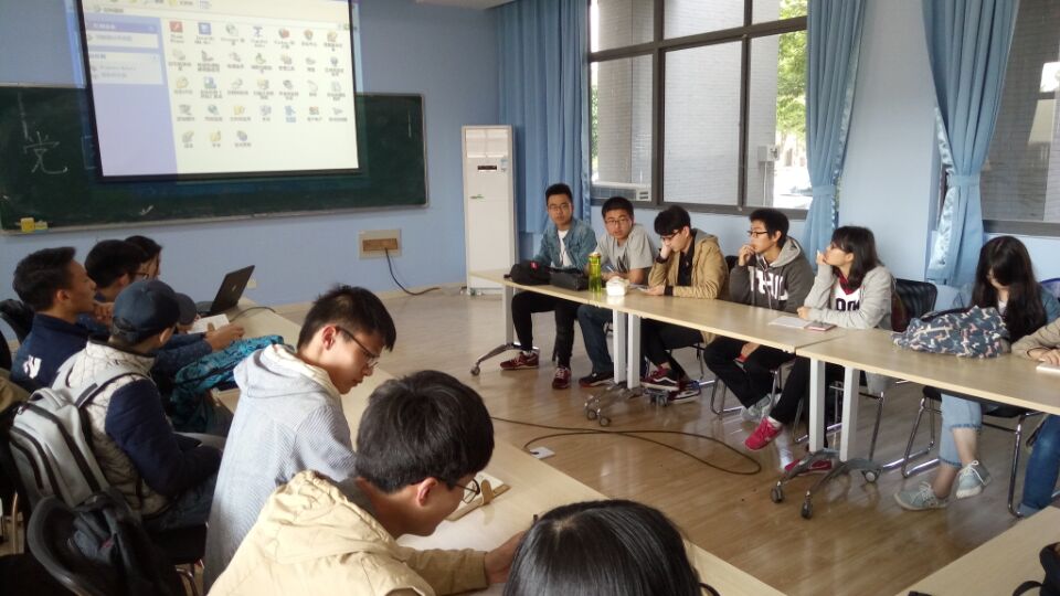 党团共建帮扶暨优良学风创建——信计1501班举办考试分析会