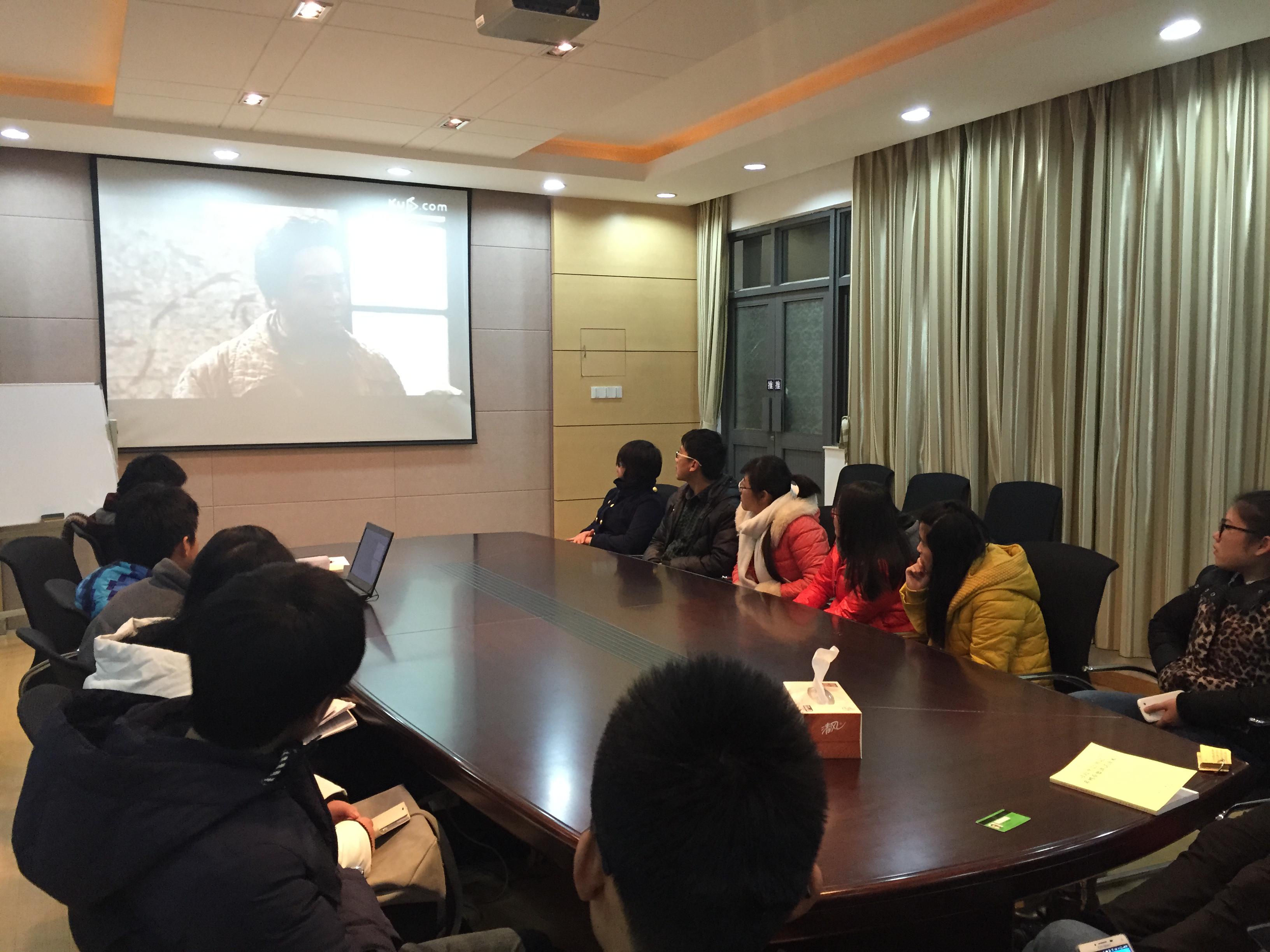 我院举行纪念遵义会议80周年学生骨干学习座谈会